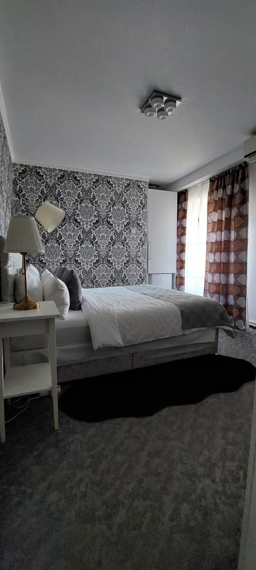 Harmony House Hotell Târgu Jiu Exteriör bild